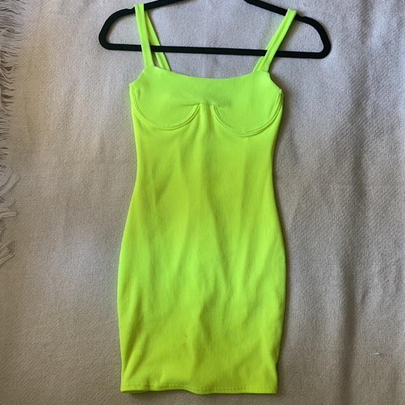 Dresses & Skirts - 🆕Neon Yellow Mini Dress